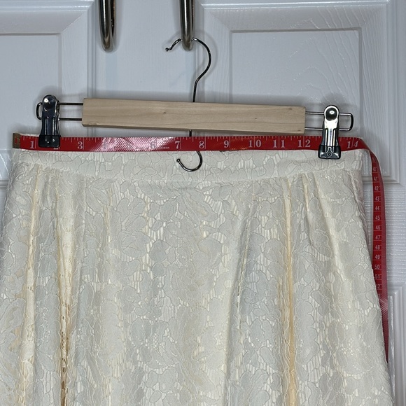 Vintage J. Crew Collection Ultra feminine lace skirt size 6 - Picture 5 of 6